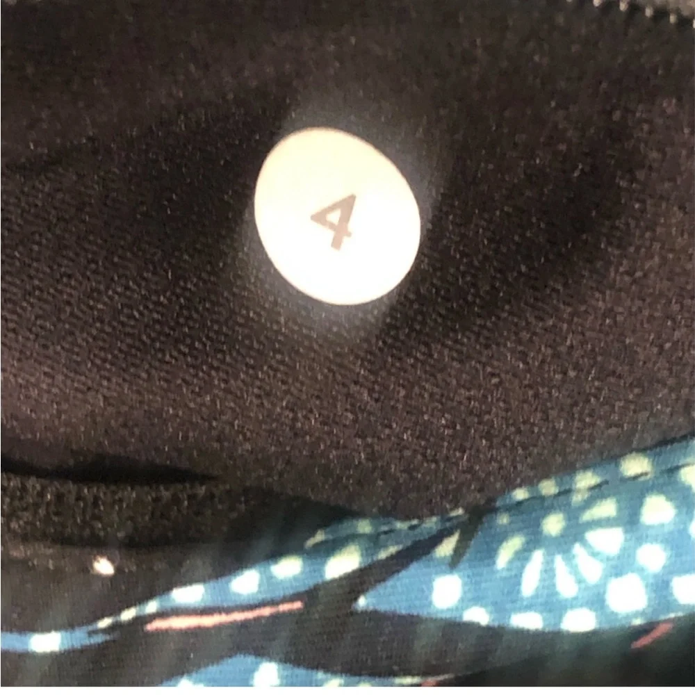 Lululemon Tight Stuff Crop Color - Mini Palm Lace Tofino Teal Multi